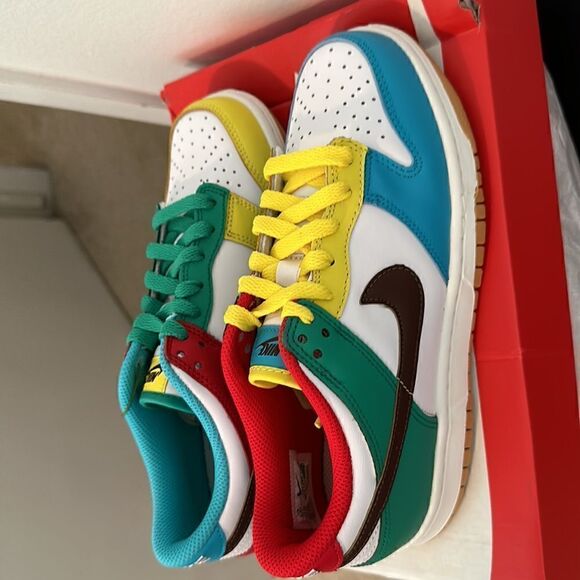 Nike NWT dunks women’s 7 youth 5.5 - Picture 5 of 6